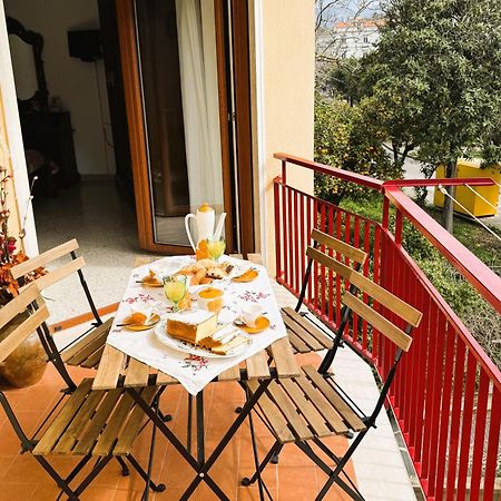 Appartamento Casa Silla Sorrento Esterno foto